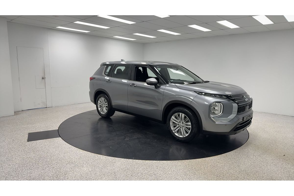 2023 Mitsubishi Outlander ES ZM