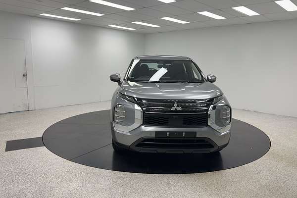 2023 Mitsubishi Outlander ES ZM