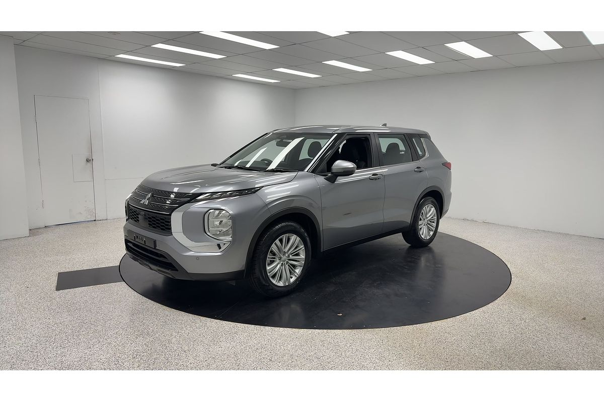 2023 Mitsubishi Outlander ES ZM