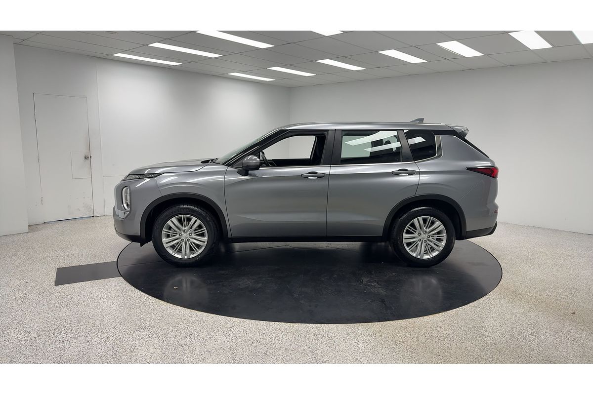 2023 Mitsubishi Outlander ES ZM