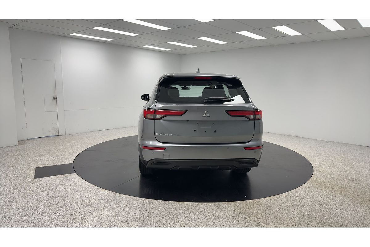 2023 Mitsubishi Outlander ES ZM