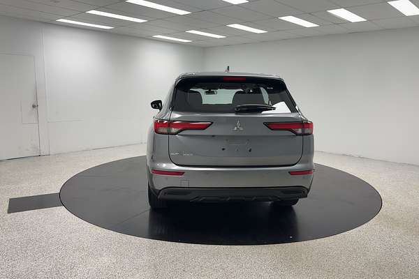 2023 Mitsubishi Outlander ES ZM