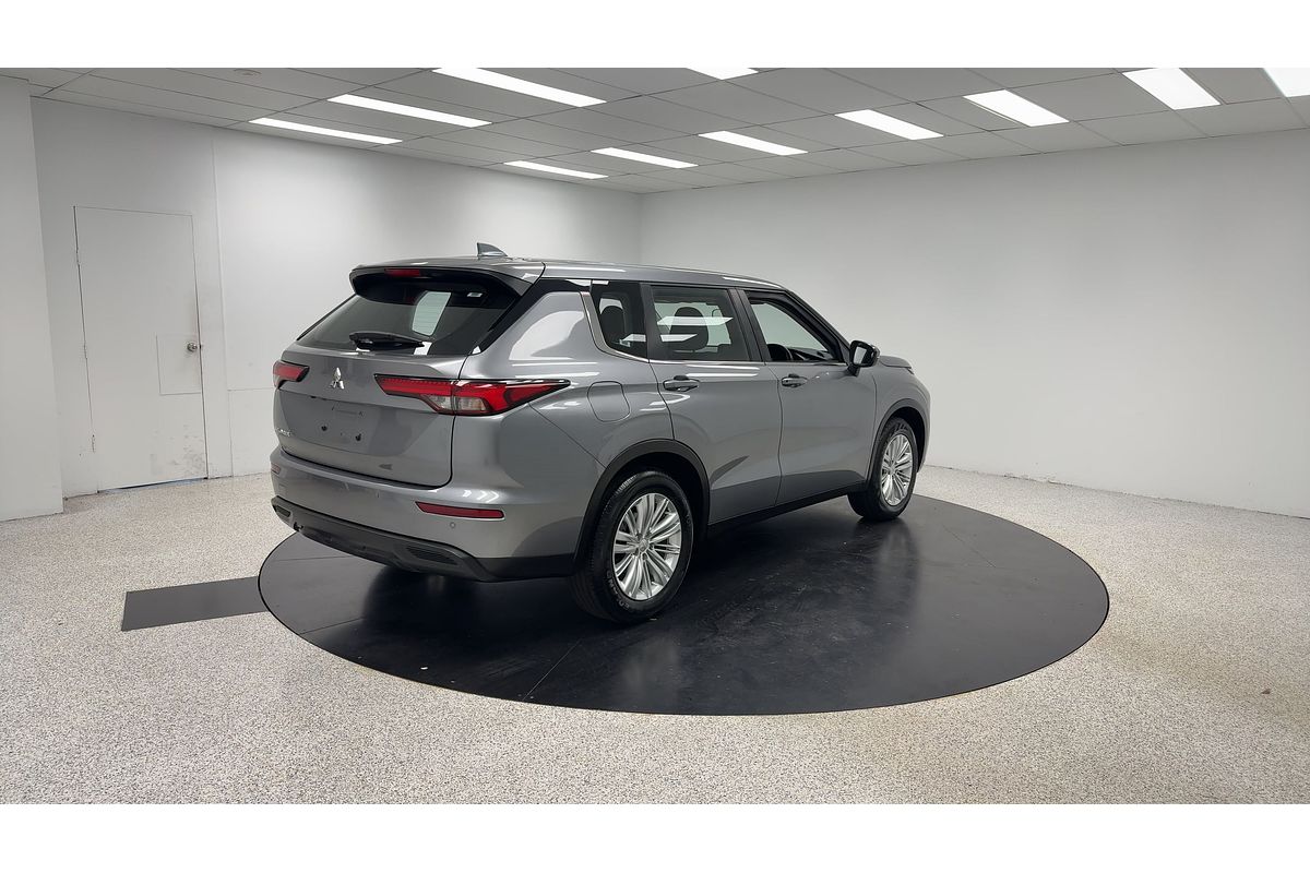 2023 Mitsubishi Outlander ES ZM