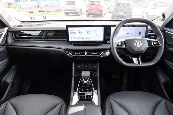 2024 MG HS Essence AS33