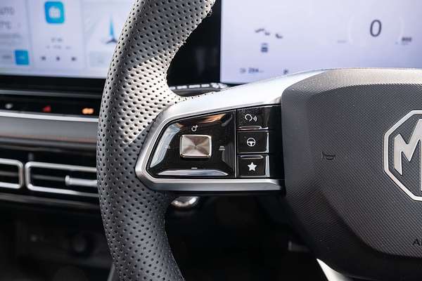 2024 MG HS Essence AS33