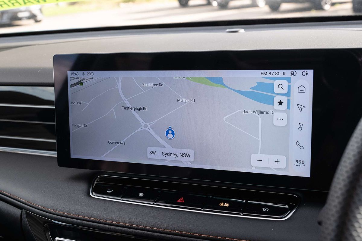 2024 MG HS Essence AS33