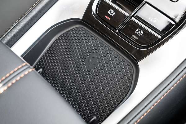 2024 MG HS Essence AS33