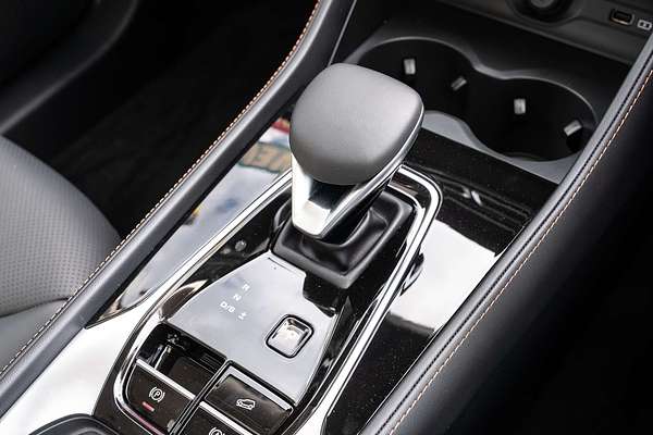 2024 MG HS Essence AS33