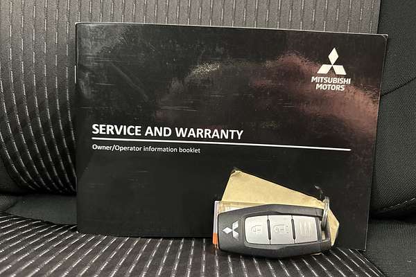 2023 Mitsubishi Outlander ES ZM