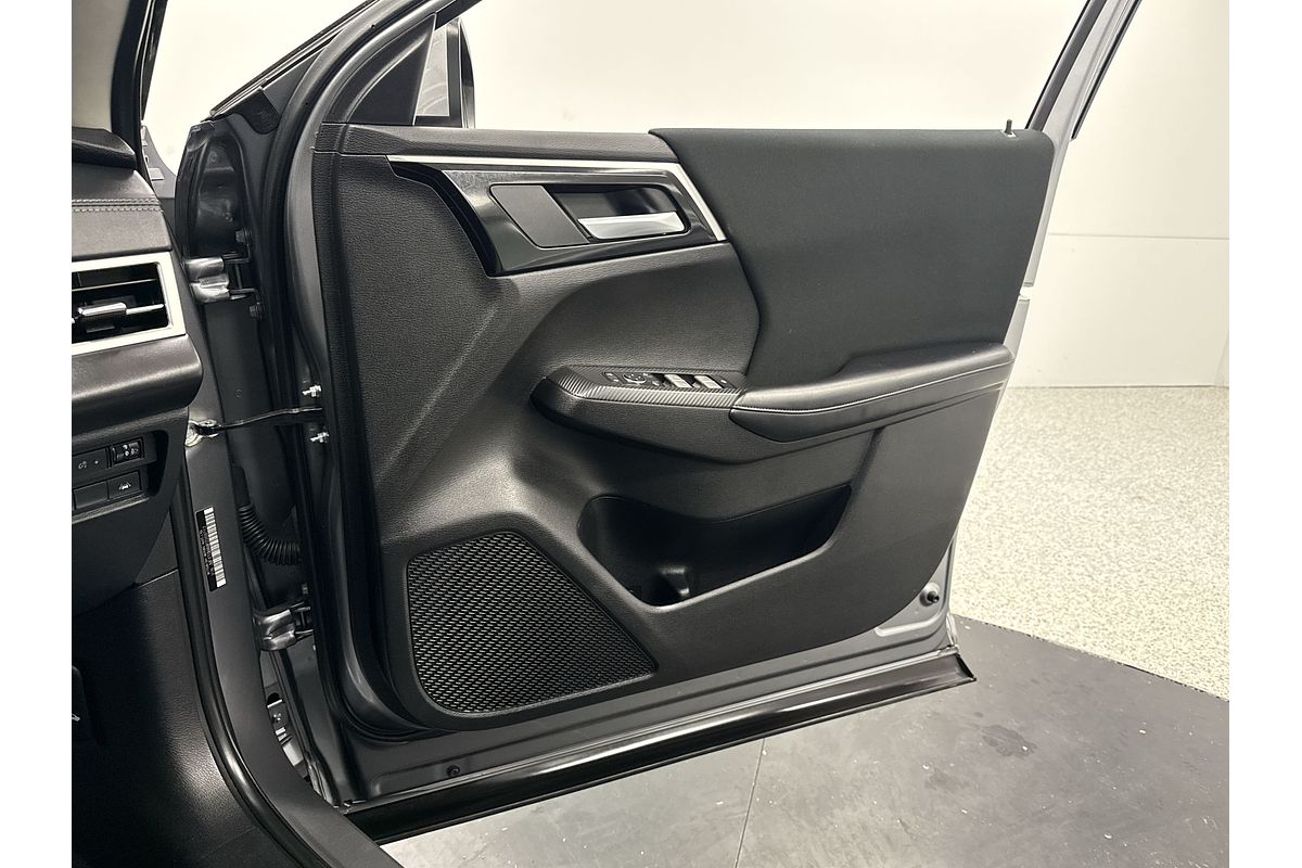 2023 Mitsubishi Outlander ES ZM