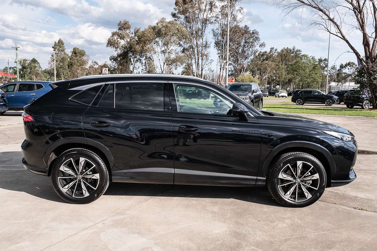 2024 MG HS Essence AS33