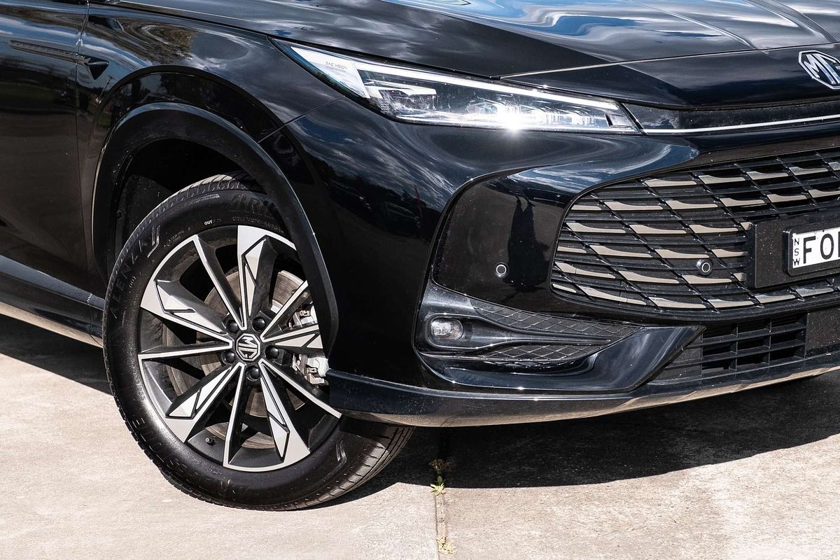 2024 MG HS Essence AS33