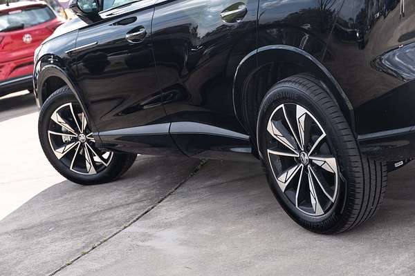 2024 MG HS Essence AS33