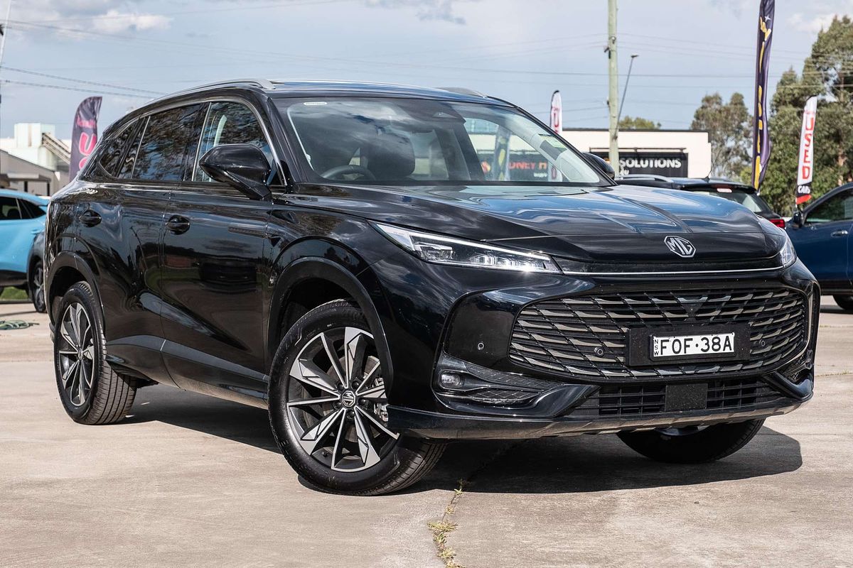 2024 MG HS Essence AS33