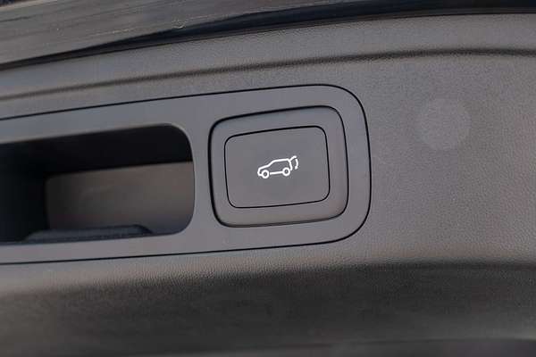 2024 MG HS Essence AS33