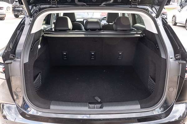 2024 MG HS Essence AS33