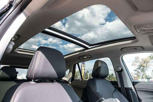 2024 MG HS Essence AS33