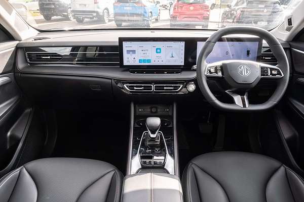 2024 MG HS Essence AS33