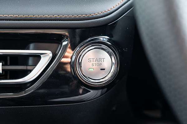 2024 MG HS Essence AS33