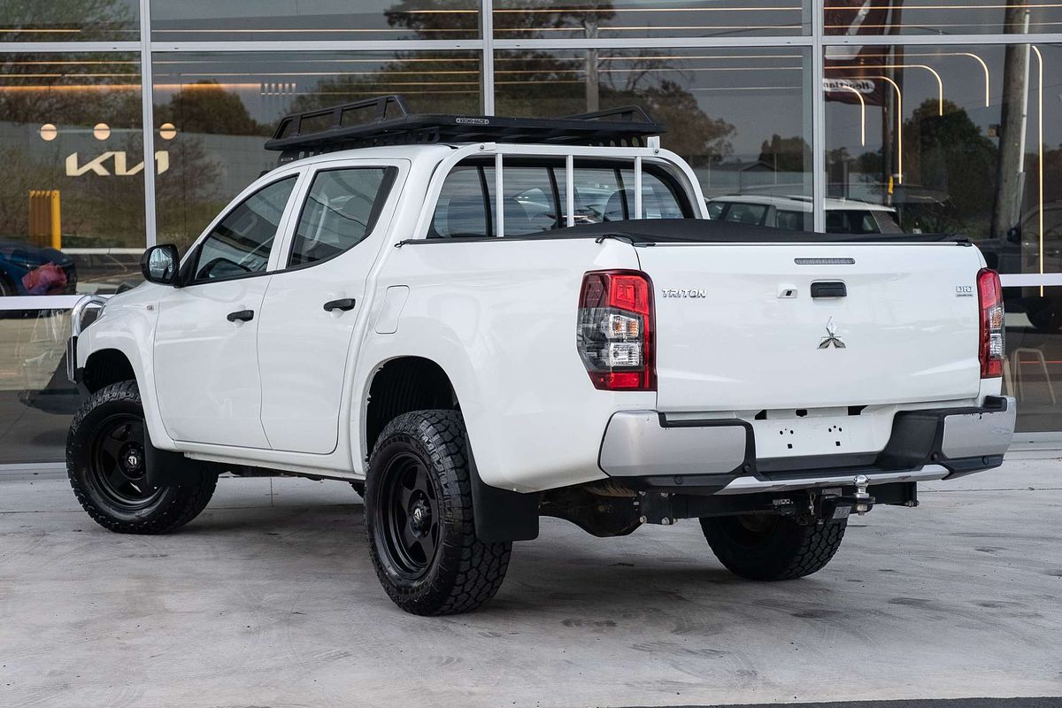 2020 Mitsubishi Triton GLX MR 4X4