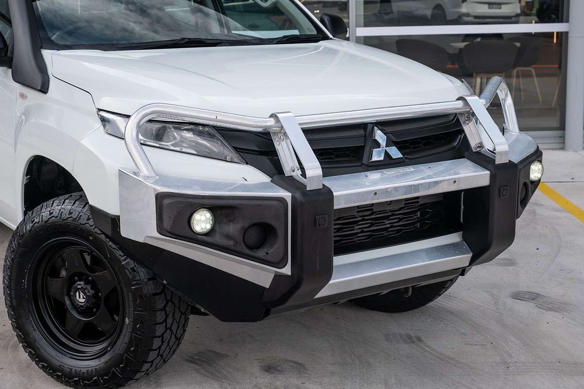 2020 Mitsubishi Triton GLX MR 4X4