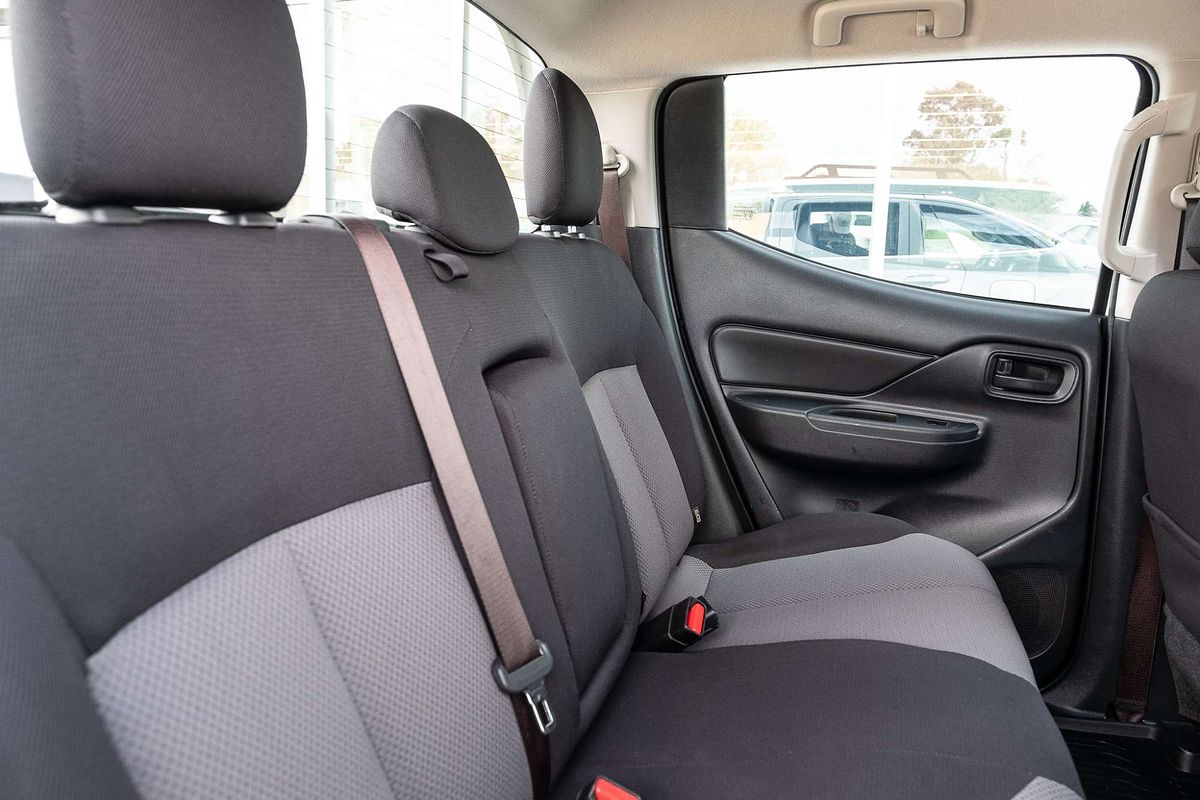 2020 Mitsubishi Triton GLX MR 4X4