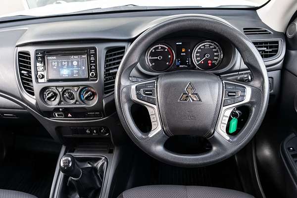 2020 Mitsubishi Triton GLX MR 4X4