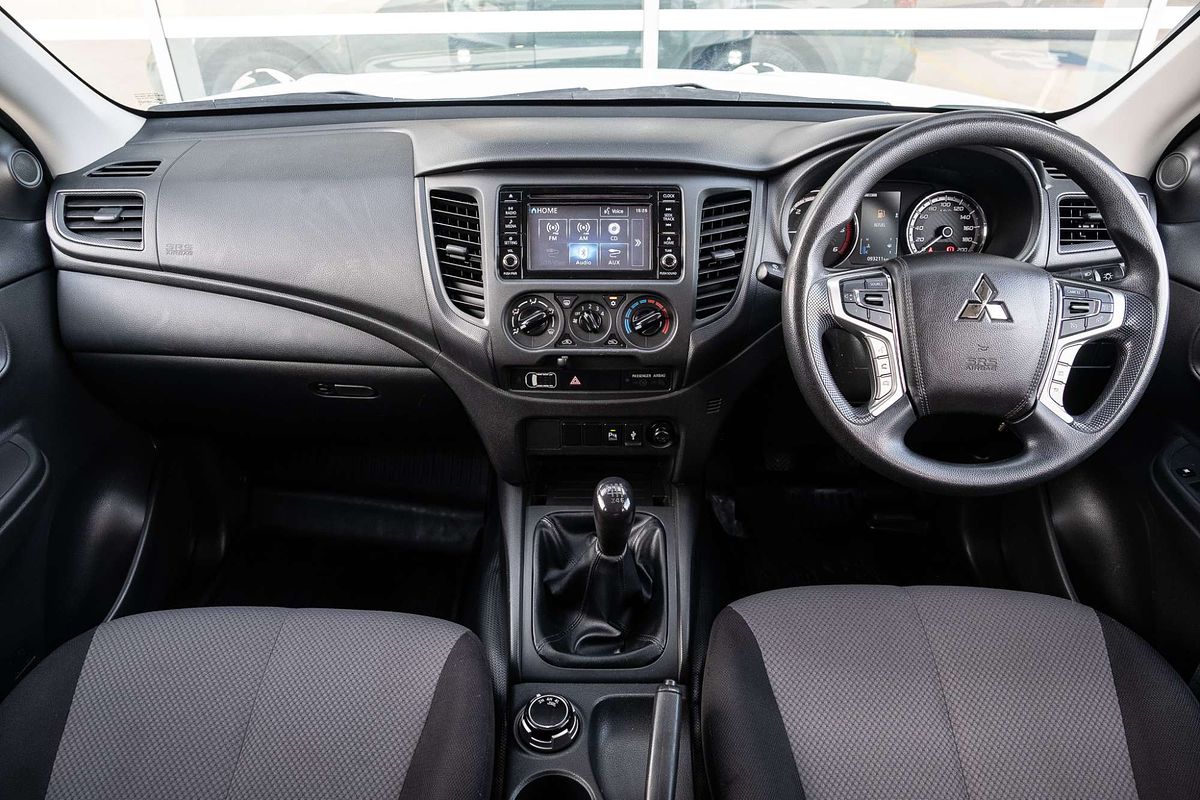2020 Mitsubishi Triton GLX MR 4X4