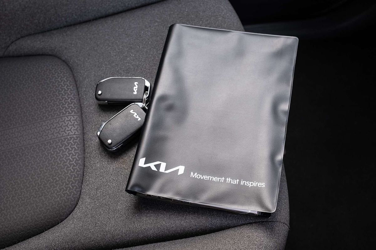 2023 Kia Carnival S KA4