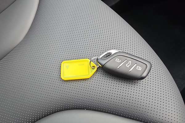 2024 MG HS Excite AS33