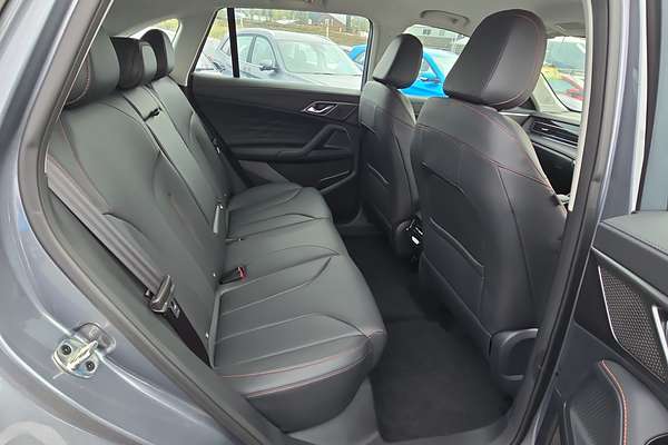 2024 MG HS Excite AS33