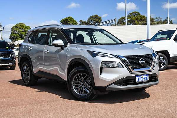 2024 Nissan X-TRAIL ST T33