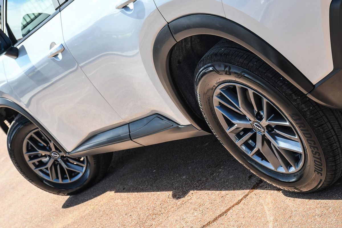 2024 Nissan X-TRAIL ST T33