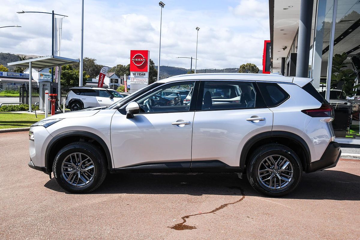 2024 Nissan X-TRAIL ST T33