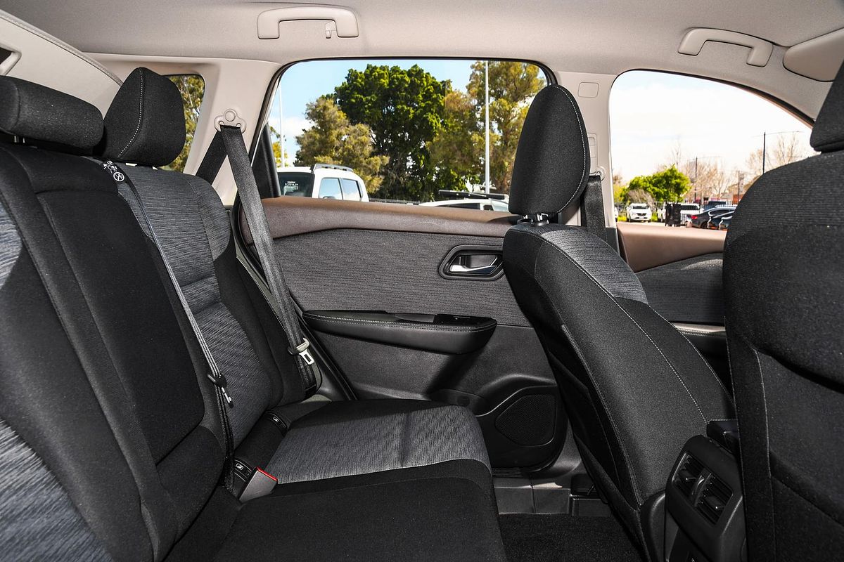 2024 Nissan X-TRAIL ST T33