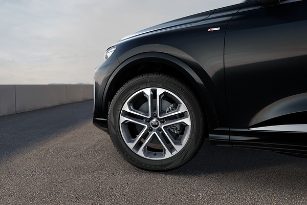 2025 Audi Q5 TFSI 150kW GU