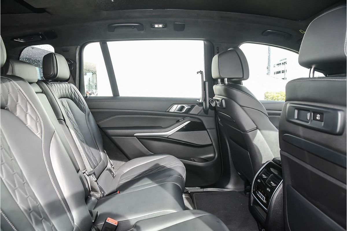 2022 BMW X7 M50i G07