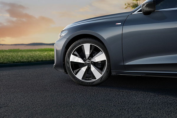 2025 Audi A5 TFSI 150kW S line B10