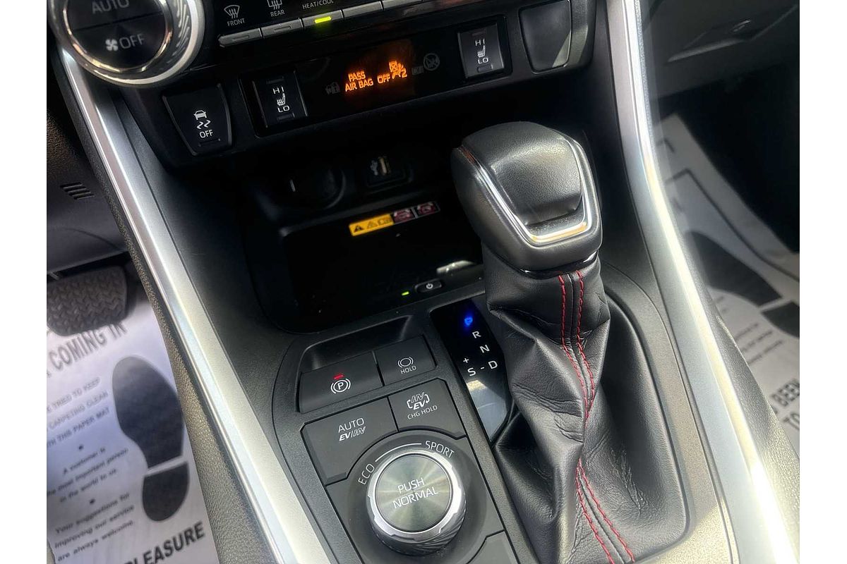 2024 Toyota RAV4 XSE