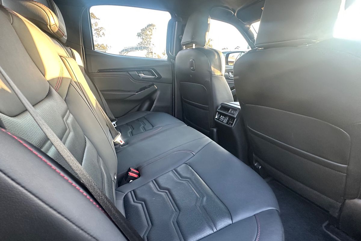 2023 Isuzu D-MAX D-MAX X-TERRAIN (4x4) TOR3022