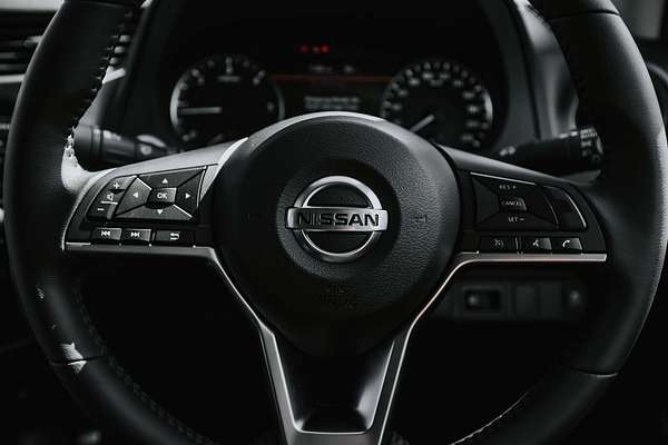 2025 Nissan Navara ST-X D23 4X4