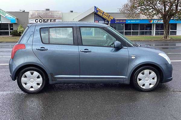 2006 Suzuki Swift GLX RS415