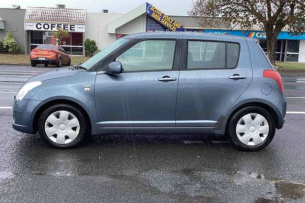 2006 Suzuki Swift GLX RS415
