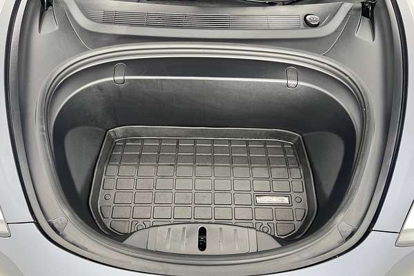 2019 Tesla Model 3 Standard Range Plus thumb-17