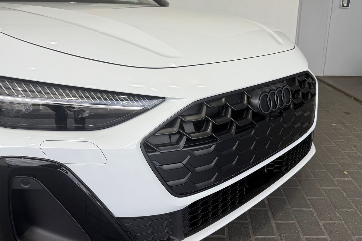 2025 Audi A5 TFSI 150kW S line B10