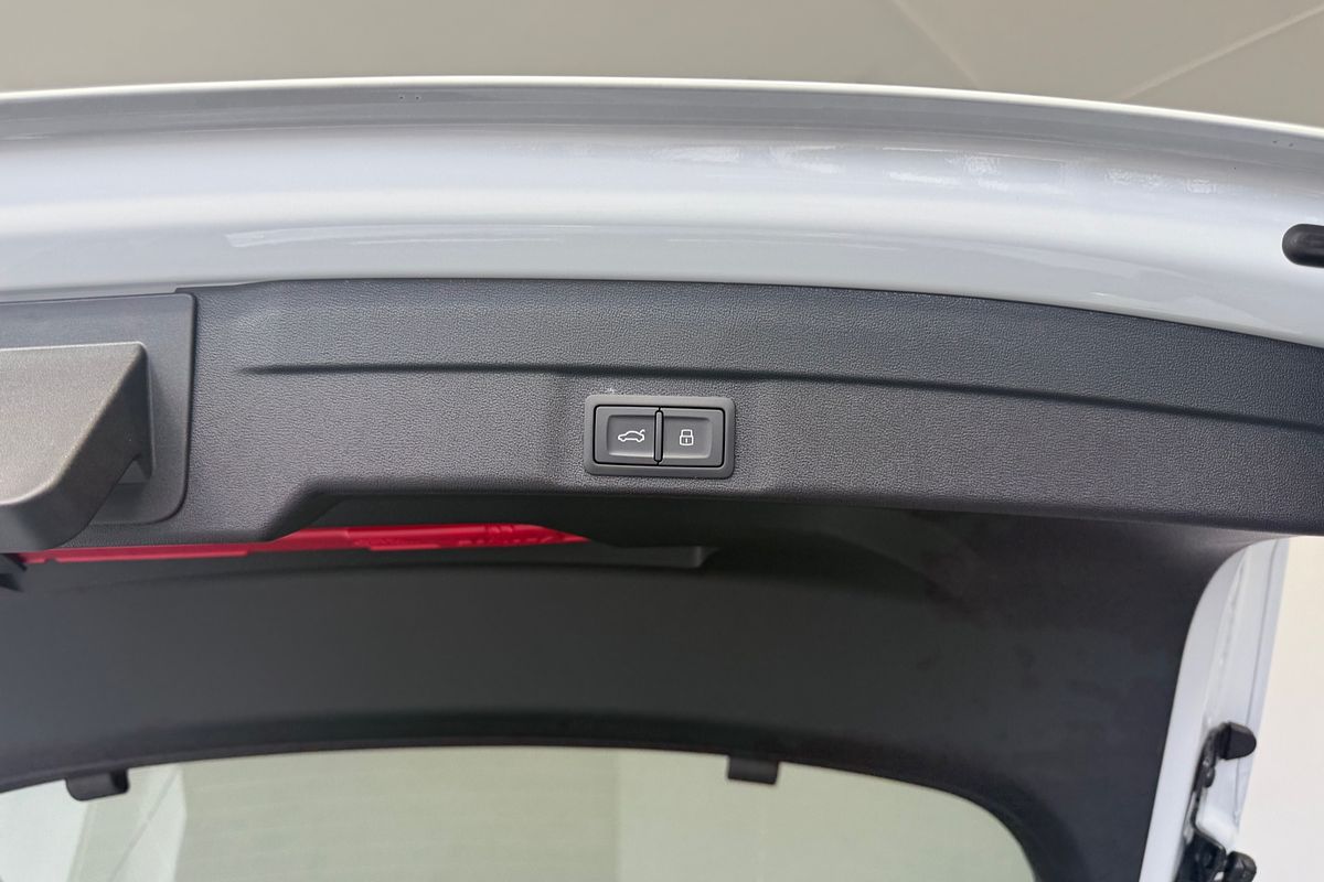 2025 Audi A5 TFSI 150kW S line B10