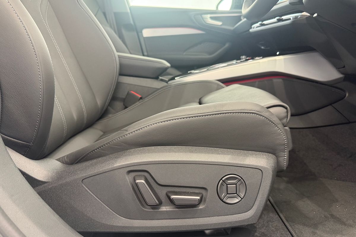 2025 Audi A5 TFSI 150kW S line B10