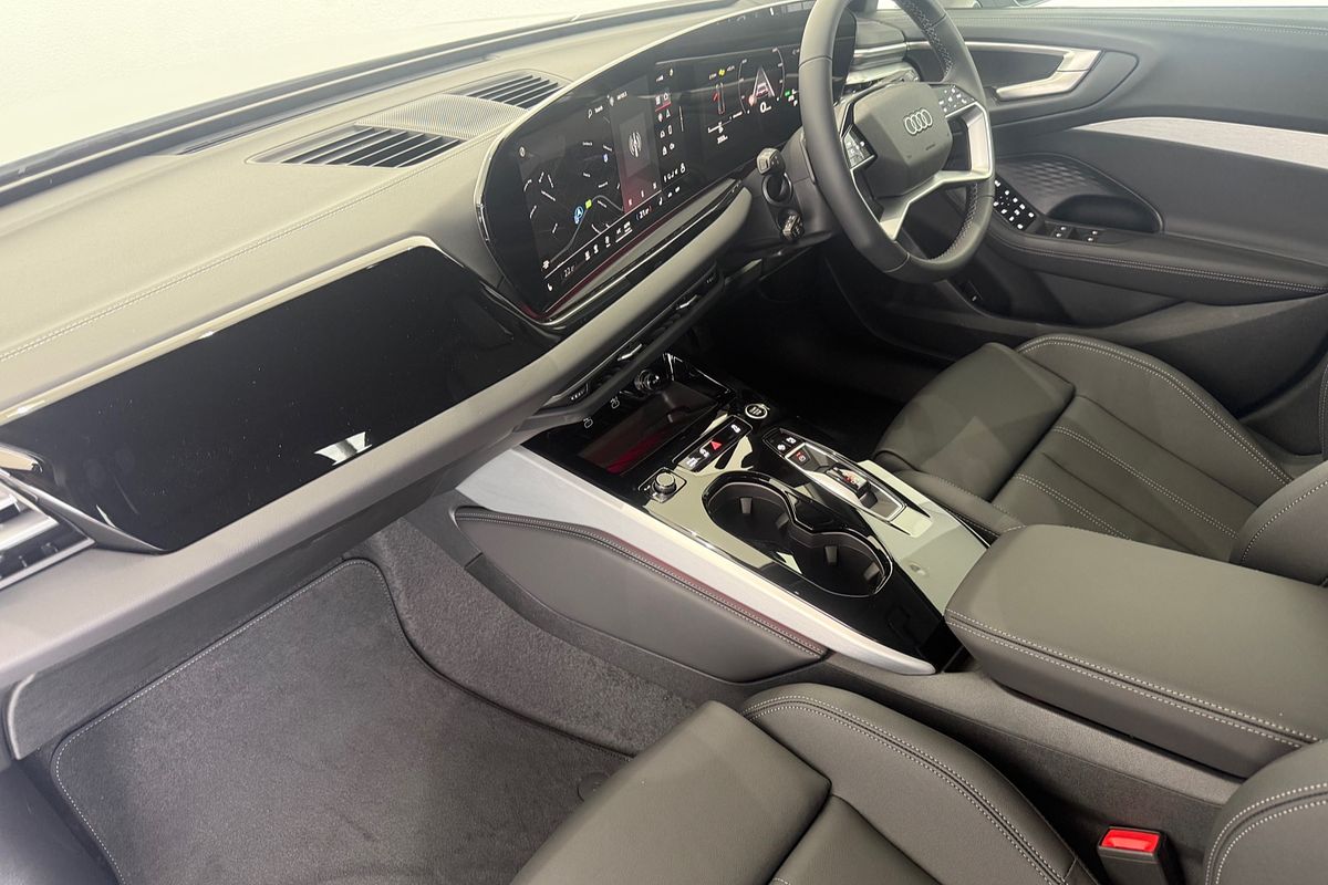 2025 Audi A5 TFSI 150kW S line B10