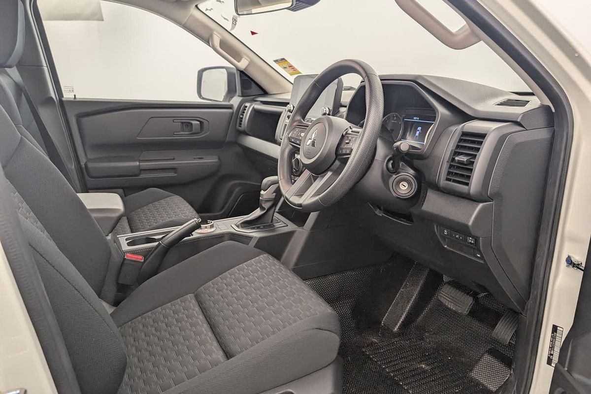 2025 Mitsubishi Triton GLX MV 4X4
