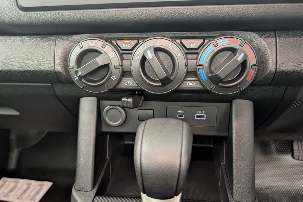 2025 Mitsubishi Triton GLX MV 4X4
